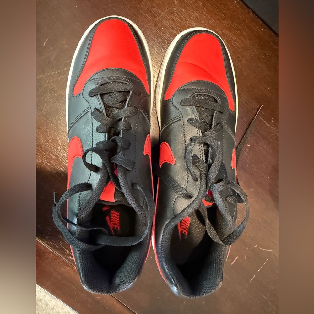 Nike Men's Red and Black Sneakers